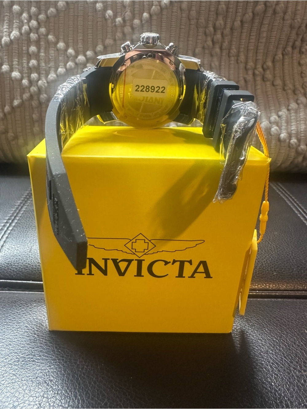 Invicta Pro Diver Scuba (Model 6977) - Picture 6 of 7